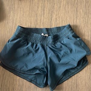 Lululemon hotty hot low rise lined short